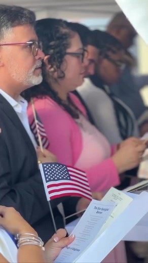 This morning we celebrated Constitution Day and Citizenship Day by hosting a naturalization ceremony at HistoryMiami alongside US Citizenship and Immigration Services and the US District Court of the Southern District of Florida. The 84 participating candidates hailed from 30 countries, including Argentina, Barbados, Belarus, Brazil, Canada, Chile, Colombia, Costa Rica, Cuba, Dominican Republic, Guatemala, Haiti, Honduras, Iraq, Israel, Jamaica, Kazakhstan, Mexico, Morocco, Nicaragua, Pakistan, 