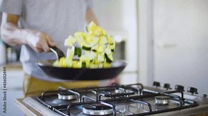 aliment, cuisiner, cuisine, chef, bouture, légume, cook, salade, femme, préparation, côtelette, main, coupe, sain, repas, frais, préparer, planche, humain, gens, gros plan, tomates, carotte, homme, ma