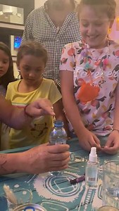 Cuando quieres verle la cara a las niñas y te la aplican | Platanito Show El Original