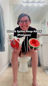 Have you used your thumb inside your 🐱to help your poop slide out the 🍑 without pushing or straining?!🙋‍♀️⬇️Yes, splinting internally with your thumb is one of my favorite poop hacks especially if you have a rectocele (or any type of prolapse!)🤯It helps support the pelvic organs from pushing downward or falling out AND helps to prevent other issues from straining like fissure and hemorrhoids!🙌You may also have a hypertonic pelvic floor or core weakness AND/OR prolapse if you suffer from con