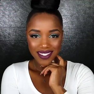 from @ellarie Eyes from last pic...full video should be on mahtube tuhmarruh 📽 ✨ Shadows from @morphebrushes 35d palette...mascara @toofaced BTS...lashes are @shopvioletvoss Striptease...highlighter @gerardcosmetics 󾠔 Eric Bellinger - Notice #eyebrowsaintchaeyebrowswhenuwakeup 󾌲 #mytanissomethingserious 󾍒🏿 | Black Woman Makeup