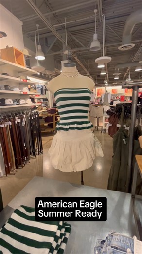So many must have summer outfits at #AmericanEagle #HagerstownPremiumOutlets | Hagerstown Premium Outlets