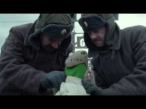 Muppets Most Wanted: Put the Frog Down