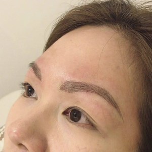 Over-plucked brows, unfortunately, still exist. Whether it was a mistake of your own or you were victim of a rushed aesthetician Out with the old look, Embrace the new trend! Semi-Permanent make-up procedure by Fleek 📍SM Mall of Asia, Manila 📍MPlace Mall, Mother Ignacia QC 📍MegaPlaza, Ortigas Pasig City 📍SM Megamall-- Opening Soon! 📍SM Seaside, Cebu-- Opening Soon! 📍Robinsons Galleria-- Opening Soon! | Fleek Clinic