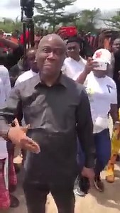 Dr. Herbert Wigwe, expresses his gratitude to chief. Samuel Nwanosike the executive chairman Ikwerre LGA and the youths of Isiokpo Kingdom. | Ikwerre Media