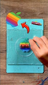 Hice el LOGO viejo de APPLE de HAMA BEADS (pixel art) 🍎📲