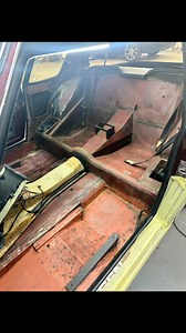 Soundproofing the Jensen Interceptor III We present you with a short video of the stages of a full acoustic interior transformation using @skinzsounddeadening 📌Process breakdown 🔷 Full Interior strip out, and removal of the original horse hair soundproofing, glue and foam from previous restoration. 🔷 Application of Skinz Expert 3mm Sound Deadening sheets - adding density to all panels, stopping outside noise coming in 🔷 Application of Skinz panel liner on top of sound deadening sheets - a so