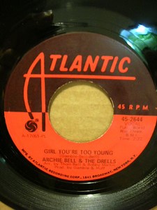 ARCHIE BELL & DRELLS♪GIRL YOU'RE TOO YOUNG♪