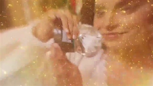 Visit Kansas City TV Spot, 'Embrace the Holiday Magic'