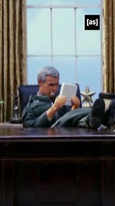 Un nuevo superhéroe irrumpe para salvar a la humanidad #PolloRobot | Adult Swim LA.