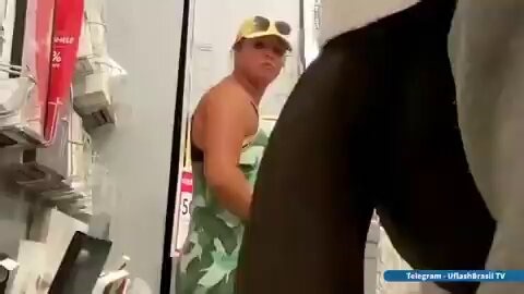 He can't help but masturbate after seeing this hottie at the store 😈 https://t.co/zdEFeReEn9Check out my b...io for more longer uncut win videos 💦