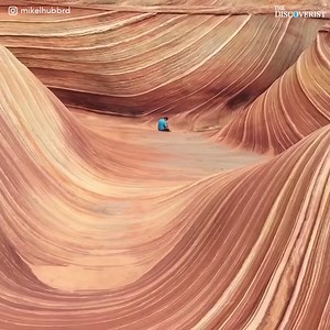 Keine optische Täuschung! Das ist "The Wave" im Paria Canyon/Vermilion Cliffs Wilderness in Arizona. Wer will hier auch sofort hin?? 😮🇺🇸 📷 https://www.instagram.com/mikelhubbrd/ | The Discoverist