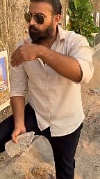 Mumbai Mein Juhu beach par ho raha Yeh kaam #mumbai #juhu #SRK | Crown Tech News