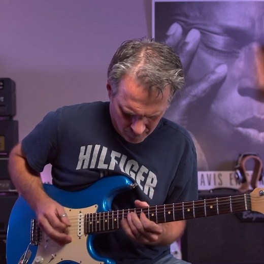 Flint gives you the pulsating, soothingly hypnotic effects pioneered in vintage amplifier tremolo circuits, along with three classic and completely unique reverb algorithms. Go from splashy, pulsing twang, to swampy blues, all the way to ambient, trembling, and serene reverberated pads. We carefully studied our favorite classic tremolo and reverb circuits, examined the sonic complexities and faithfully accounted for every detail in our hand-crafted algorithms. The result is the history of tremol