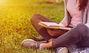 אוהבים לקרוא ספרים (בערבית)