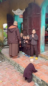 1.6M views · 54K reactions | “Nhà cháu xin được chia sẻ: Em bé út...