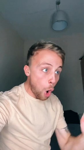 WHAT AM I MISSING HERE! WHY WAS THERE SO MUCH DIVIDE WITH THIS! 😭😭😂😂 | imjoshfromengland2