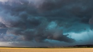 Alerta de ploi si vant puternic | Prognoza meteo actualizata - Cum va fi vremea de 1 mai