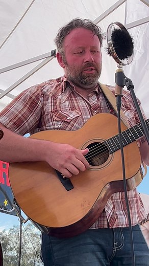 Playing the Hank Williams classic “Jambalaya (On the Bayou)” on the Grand Ole Country Bunker stage at Topanga Banjo Fiddle Contest and Folk Festival! If you like country and/or Americana music & you want to see a bunch of great acts all in one place, come join us at the BackCountry Festival in Carson Valley, Nevada this weekend! Check out the pinned flyer at the top of my page for more info! Video: Jessica Babin #losangeles #topangabanjofiddlefestival #grandolecountrybunker #hankwilliams #mattax