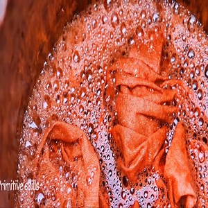 Ahli bertahan hidup telah kembali, dia juga menciptakan alat tenun dan tali rafia berwarna di hutan belantara | Woodland Creek