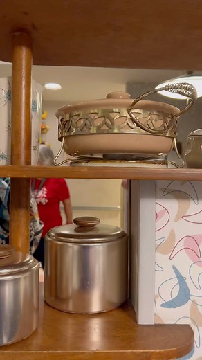 It’s been a while since I’ve been to the 50’s Prime Time Cafe but it’s even better than before. That salmon was one of the best ever. Apple crisp was only okay but the ice cream was lovely and soft. “Auntie” Aubrianna was wonderful and of course the ambiance was classically mid-century modern. Just a great time! . . #disneynerds #disneynerd #50sprimetimecafe #wdw #disneyshollywoodstudios #foodiefriday #disneyfoodie | Disney Nerds | Facebook