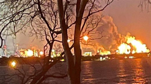 Varios heridos tras explosión e incendio en planta de ExxonMobil en Baytown