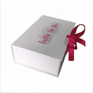 [Hot Item] Luxury Custom Logo Matt White Folding Magnetic Gift Box with Ribbon