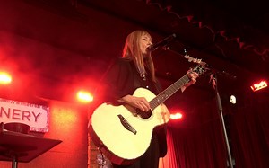 Suzanne Vega - 4k直拍 Solitude Standing 20231012