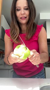8.3K views · 71 reactions | ✨ Crumble de Manzana con Laurita ✨...