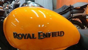 #C3coating™ #Shifterz® Get high gloss and perfect core pretecriin on your vehicles. www.shifterzautomotives.net | Shifterz automotives -Super Pro Detailing Network