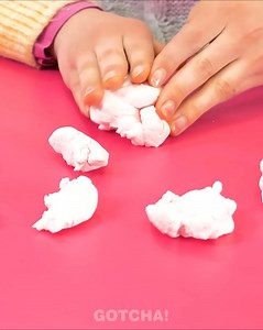 1.2K views · 3 comments | Reto artístico de $1,000 de Merlina y Enid | Situaciones divertidas, parte 4 | GotchaSpanish | Facebook