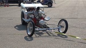 49K views · 1.2K reactions | CackleFest Cars getting into position to put on a Nitromethane Flame show at the Out-A-Sight Drags. #Cacklefest #Nitromethane #VintageDragsters | TomEighty | Facebook