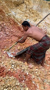 River spewing gold🤑🔥, panning for gold, video looking for gold, viral looking for gold treasures in sandy rocks 😱🔥, mining gold. #lookingforgold #panningforgold #goldprospecting #mininggold #findinggold #treasurehunt #goldnugget #goldpanning #treasure #digginggold #virals #reels #goldprospectingvideo #goldmining #golddiscovery #viral #videoviral #fyp #goldhunter #goldhunting #mineríadeoro #mineraçãodeouro #pagmiminangginto #altınmadenciliği #altınarama #paghahanapngginto #cavandoouro #cavand