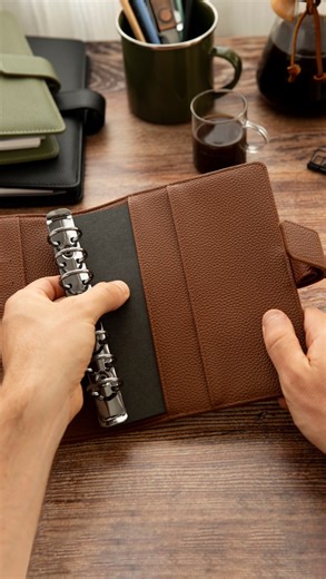 What I imagine my classmates are thinking when I pull out my Filofax… That I’m effortlessly organized, ridiculously stylish, and basically have my life together😎 Meet A5 Camden Organiser in Mocha, the ultimate mix of chic and functional - because planning has never looked this cool (and sustainable)! Shop at Filofax.com | Filofax