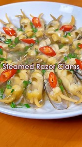🍝During the proper months of #Fuqing, the razor clam field is always crowded with people, day and night. Immediate cooking is key to preserving the freshness of razor clams once they are collected. Razor clams are traditionally cooked in Fuqing with diced spring onions and hot cooking oil. #ChineseFood | Fuqing China