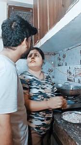Kitchen me kiya romantic #kissing | Pooja & Subhash Couple Prank