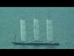 Lo straordinario veliero Maltese Falcon a Capri