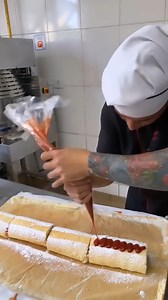 How to make a roll cake 😋😋😋 | Pie Bakery