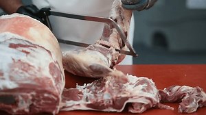 Boucher découpant des coupes de viande : vidéo de stock (100 % libre de droit) 3901666539 | Shutterstock
