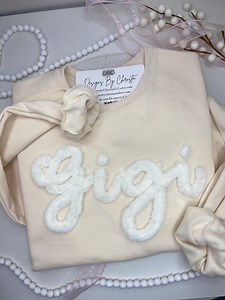 Personalized Gigi Yarn Embroidered Sweatshirt, Grandparent Gift, Chenille Yarn Fluffy Top. Nana, Lolli, Grandma - Etsy Canada