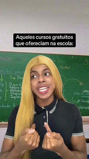Curso gratuito na escola: você faria esse oferecido pela professora?