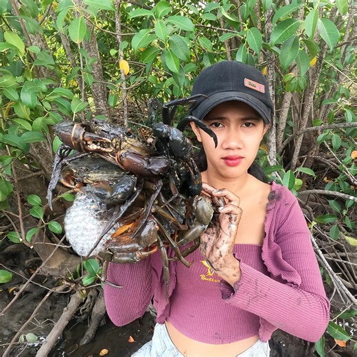 Catching Mangrove Crabs with Bare Hands - Insane Crab Hunt! #CrabCatch #SeaCrabCatch #OceanCrabbing #CrabFishing #CatchSeaCrabs #SeaCrabHunting #BeachCrabbing | Nit Lifestyle