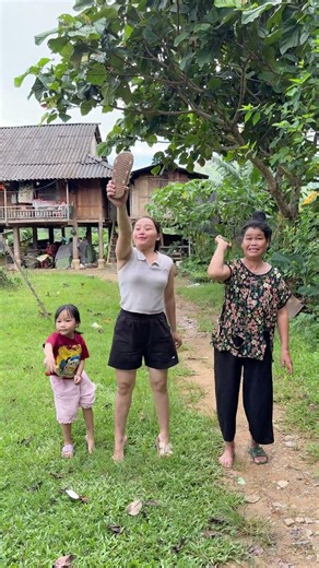 Tít ơi bà người rừng ơi chơi trò chơi đi…| #tittv