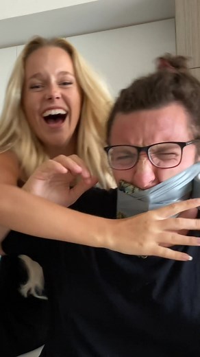 Julius Dein on Instagram: "WHEN I’M ON THE PHONE FOR TOO LONG 🤣🤣 @swealife"