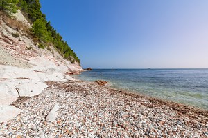 Conero, spiaggia dei Sassi Neri: ecco perché si chiama così