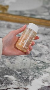 A lotion to purify and tighten pores for oily skin The Purifying Re-Balancing Lotion with Tropical Resins is especially perfect for the summer months, when those with oily skin may notice more shine. Have you tried it yet? | Sisley Paris