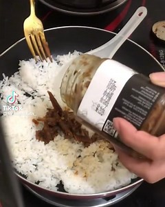 Have you tried Garlic Tuyo Fried Rice? 😋❤️ You should try this breakfast hack from @fernandokath_!! You will definitely love this fried rice version with R Kitchen. 😉💯 TRY YOURS NOW! 🛒 ✅Made 💯 Natural ✅FDA Approved ✅HALAL CERTIFIED ✅ HACCP CERTIFIED 🚫NO ARTIFICIAL INGREDIENTS 📲To order or be a Reseller join our FB group RKITCHENFOOD MARKETPLACE post your location https://www.facebook.com/groups/456343258695832/ 📩For details message or text: LOCAL Distributors Inquiries 09176510048 INTERN