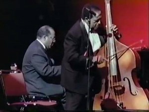 COMO MI RITMO NO HAY DOS - CACHAO Y ANDY GARCÍA - LIVE #TonySalsaRadio Presenta al Maestro Cachao Lopez Ganó varios premios Grammy tanto por su propio trabajo y sus contribuciones en álbumes de estrellas de la música latina, incluyendo a Gloria Estefan. En 1995, ganó un Grammy por Master Sessions Volumen 1. | TonySalsa Radio