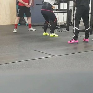 Some #bootybuilding ! At first I did some normal squats ending my sets with 2x 150. After that some box squats to make my gluteus stronger. Couple years ago my weakest point was my quadriceps. Now they are strong but my gluteus is not working anymore. So some bix squats (6x140.160.5x175video and 6x160video) #gettingstronger #girlswholift #fitness #squatomania #ilovesquats #legday thanks @mirojussila and @crossfitoulu 🏋🏋 | Anni Vuohijoki