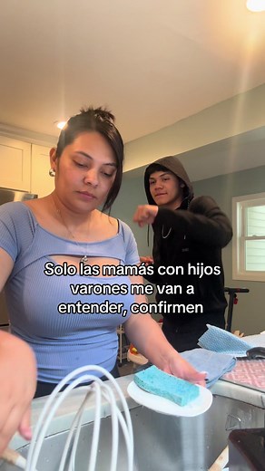 Solo las mamás con hijos varones: experiencias y consejos para madres de adolescentes